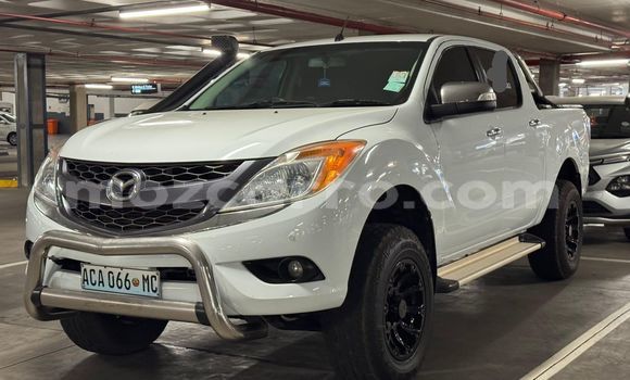 Nunua Ilio tumika Mazda BT-50 Nyeupe Gari ndani ya Maputo nchini Maputo Nunua Ilio tumika Mazda BT-50 Nyeupe Gari ndani ya Maputo nchini Maputo