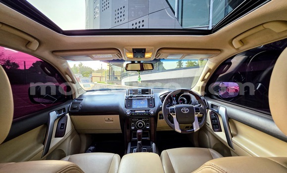 Buy Used Toyota Land Cruiser Prado White Car in Maputo in Maputo Buy Used Toyota Land Cruiser Prado White Car in Maputo in Maputo