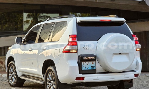 Buy Used Toyota Land Cruiser Prado White Car in Maputo in Maputo Buy Used Toyota Land Cruiser Prado White Car in Maputo in Maputo