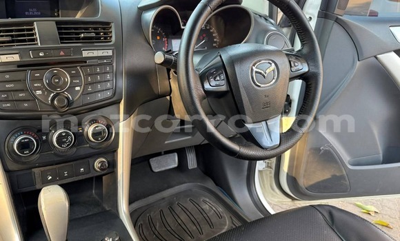 Nunua Ilio tumika Mazda BT-50 Nyeupe Gari ndani ya Maputo nchini Maputo Nunua Ilio tumika Mazda BT-50 Nyeupe Gari ndani ya Maputo nchini Maputo