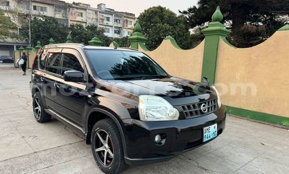 Nunua Ilio tumika Nissan X-Trail Nyeusi Gari ndani ya Maputo nchini Maputo