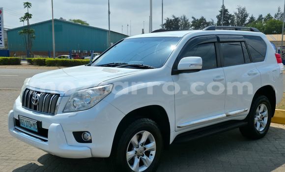 Buy Used Toyota Land Cruiser Prado White Car in Maputo in Maputo