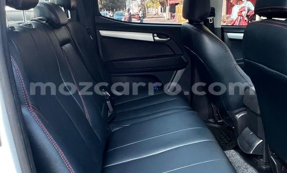 Comprar Usado Isuzu D-MAX Branco Carro em Maputo em Maputo Comprar Usado Isuzu D-MAX Branco Carro em Maputo em Maputo