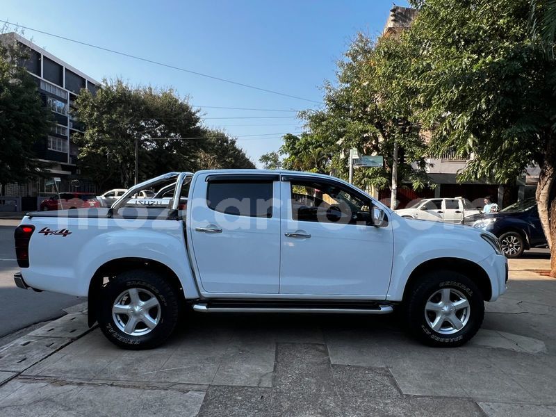 Big with watermark isuzu d max maputo maputo 39391
