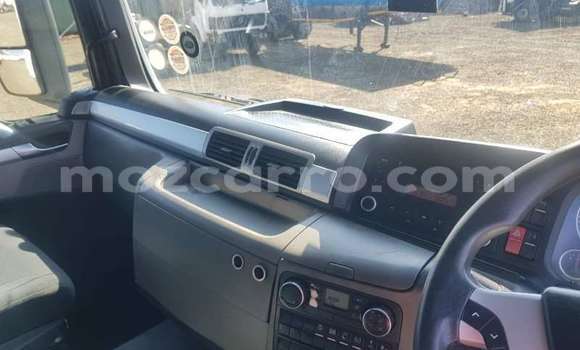 Comprar Usado Isuzu FTR 850 Branco Caminhão em Maputo em Maputo Comprar Usado Isuzu FTR 850 Branco Caminhão em Maputo em Maputo