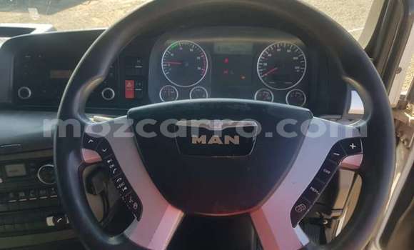 Comprar Usado Isuzu FTR 850 Branco Caminhão em Maputo em Maputo Comprar Usado Isuzu FTR 850 Branco Caminhão em Maputo em Maputo