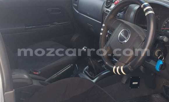 Comprar Usado Isuzu KB Branco Carro em Maputo em Maputo Comprar Usado Isuzu KB Branco Carro em Maputo em Maputo