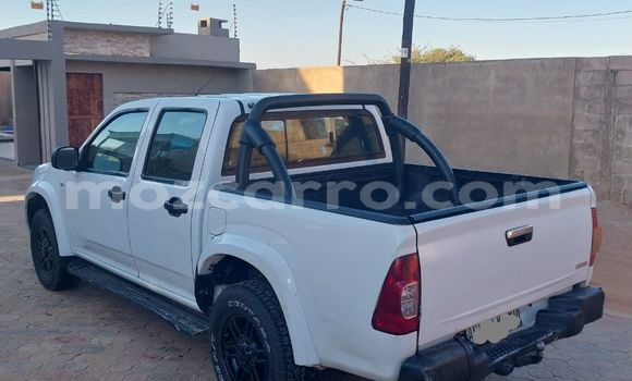 Comprar Usado Isuzu KB Branco Carro em Maputo em Maputo Comprar Usado Isuzu KB Branco Carro em Maputo em Maputo