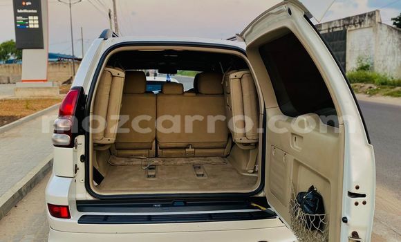 Nunua Ilio tumika Toyota Land Cruiser Prado Nyeupe Gari ndani ya Maputo nchini Maputo Nunua Ilio tumika Toyota Land Cruiser Prado Nyeupe Gari ndani ya Maputo nchini Maputo