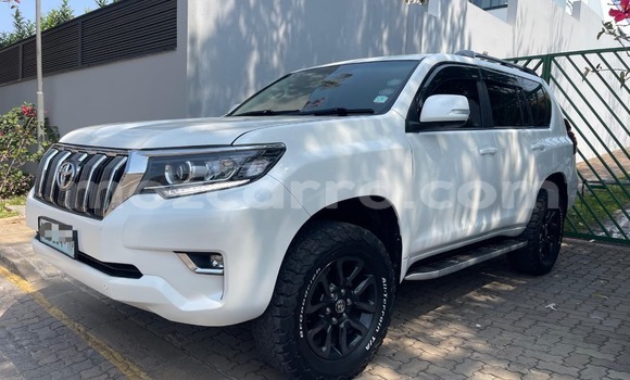 Nunua Ilio tumika Toyota Land Cruiser Prado Nyeupe Gari ndani ya Maputo nchini Maputo Nunua Ilio tumika Toyota Land Cruiser Prado Nyeupe Gari ndani ya Maputo nchini Maputo