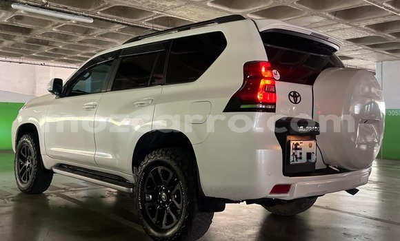 Nunua Ilio tumika Toyota Land Cruiser Prado Nyeupe Gari ndani ya Maputo nchini Maputo Nunua Ilio tumika Toyota Land Cruiser Prado Nyeupe Gari ndani ya Maputo nchini Maputo