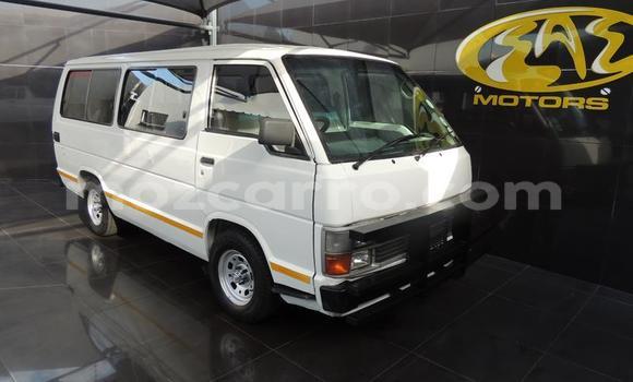 Buy Used Toyota Hiace White Car in Maputo in Maputo Buy Used Toyota Hiace White Car in Maputo in Maputo