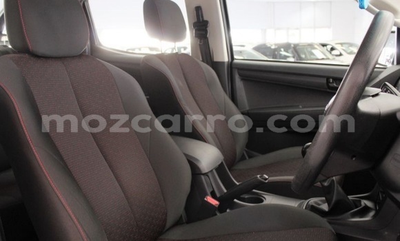 Comprar Usado Isuzu KB Azul Carro em Maputo em Maputo Comprar Usado Isuzu KB Azul Carro em Maputo em Maputo