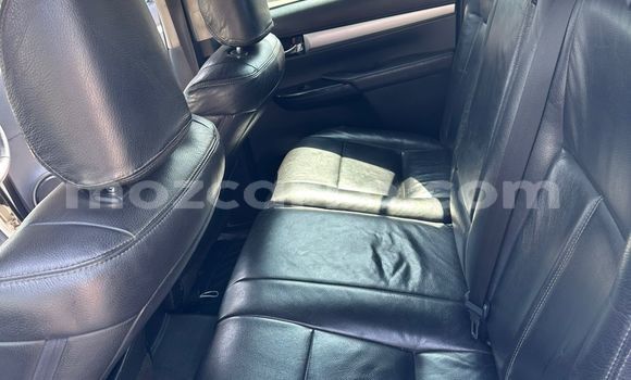 Nunua Ilio tumika Toyota Hilux Nyeupe Gari ndani ya Maputo nchini Maputo Nunua Ilio tumika Toyota Hilux Nyeupe Gari ndani ya Maputo nchini Maputo