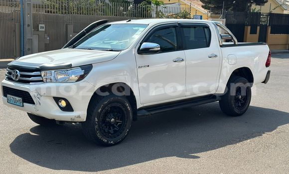 Nunua Ilio tumika Toyota Hilux Nyeupe Gari ndani ya Maputo nchini Maputo Nunua Ilio tumika Toyota Hilux Nyeupe Gari ndani ya Maputo nchini Maputo