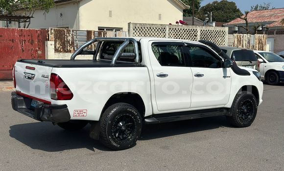 Nunua Ilio tumika Toyota Hilux Nyeupe Gari ndani ya Maputo nchini Maputo Nunua Ilio tumika Toyota Hilux Nyeupe Gari ndani ya Maputo nchini Maputo