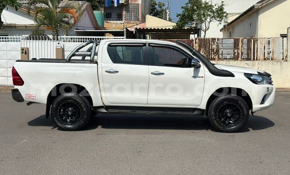 Nunua Ilio tumika Toyota Hilux Nyeupe Gari ndani ya Maputo nchini Maputo Nunua Ilio tumika Toyota Hilux Nyeupe Gari ndani ya Maputo nchini Maputo
