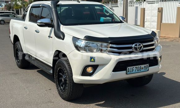 Nunua Ilio tumika Toyota Hilux Nyeupe Gari ndani ya Maputo nchini Maputo Nunua Ilio tumika Toyota Hilux Nyeupe Gari ndani ya Maputo nchini Maputo
