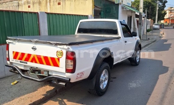Comprar Usado Nissan Hardbody Branco Carro em Maputo em Maputo Comprar Usado Nissan Hardbody Branco Carro em Maputo em Maputo