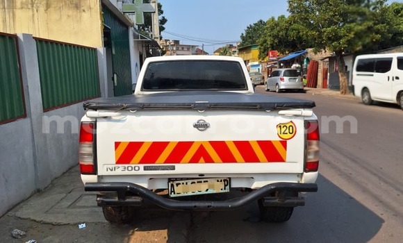 Comprar Usado Nissan Hardbody Branco Carro em Maputo em Maputo Comprar Usado Nissan Hardbody Branco Carro em Maputo em Maputo