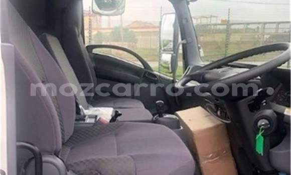 Comprar Usado Isuzu FTR 850 Branco Caminhão em Maputo em Maputo Comprar Usado Isuzu FTR 850 Branco Caminhão em Maputo em Maputo