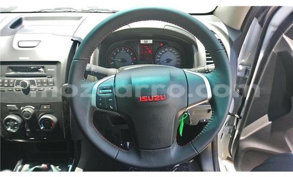 Tenga Tsaru Isuzu D-MAX Chena Mota in Gilé in Zambezia Tenga Tsaru Isuzu D-MAX Chena Mota in Gilé in Zambezia