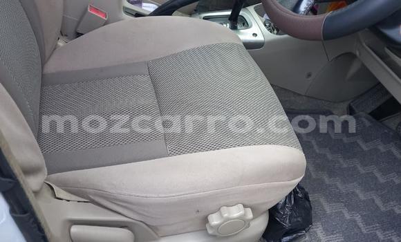 Nunua Ilio tumika Toyota RAV4 Nyeupe Gari ndani ya Maputo nchini Maputo Nunua Ilio tumika Toyota RAV4 Nyeupe Gari ndani ya Maputo nchini Maputo