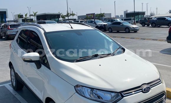Nunua Ilio tumika Ford Taunus Nyeupe Gari ndani ya Maputo nchini Maputo