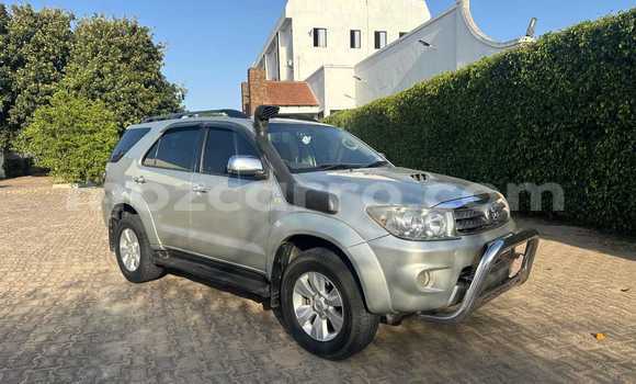 Nunua Ilio tumika Toyota Fortuner Other Gari ndani ya Maputo nchini Maputo