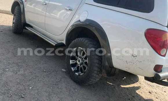 Comprar Usado Mitsubishi Triton Branco Carro em Maputo em Maputo Comprar Usado Mitsubishi Triton Branco Carro em Maputo em Maputo
