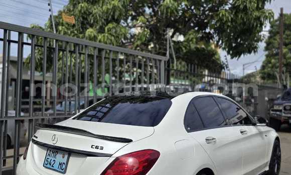 Buy Used Mercedes-Benz C250 coupe White Car in Maputo in Maputo Buy Used Mercedes-Benz C250 coupe White Car in Maputo in Maputo