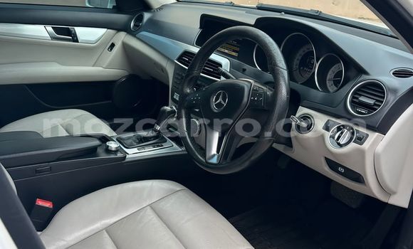 Nunua Ilio tumika Mercedes-Benz C180 coupe Nyeupe Gari ndani ya Maputo nchini Maputo Nunua Ilio tumika Mercedes-Benz C180 coupe Nyeupe Gari ndani ya Maputo nchini Maputo
