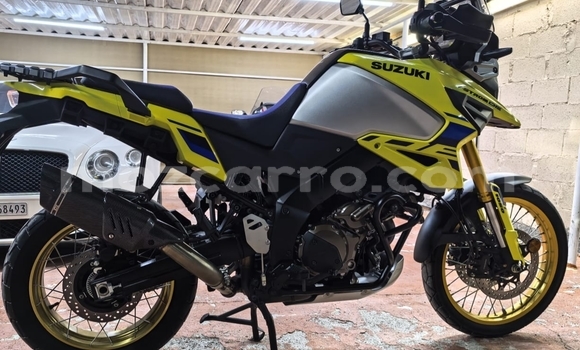 Comprar Usado Suzuki V-Strom Bege Moto em Maputo em Maputo