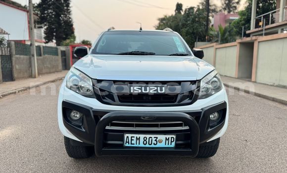 Nunua Ilio tumika Isuzu D-MAX Nyeupe Gari ndani ya Maputo nchini Maputo Nunua Ilio tumika Isuzu D-MAX Nyeupe Gari ndani ya Maputo nchini Maputo