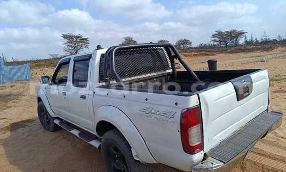 Comprar Usado Nissan Hardbody Branco Carro em Maputo em Maputo Comprar Usado Nissan Hardbody Branco Carro em Maputo em Maputo