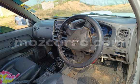 Comprar Usado Nissan Hardbody Branco Carro em Maputo em Maputo Comprar Usado Nissan Hardbody Branco Carro em Maputo em Maputo