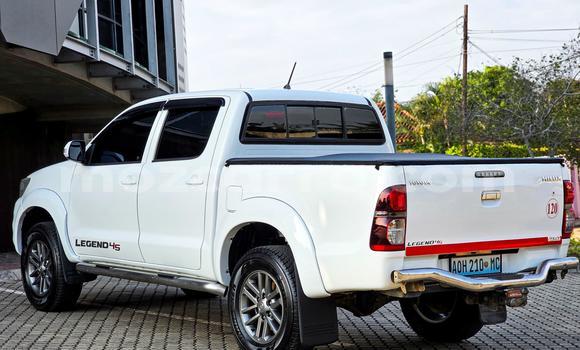 Comprar Usado Toyota Hilux Branco Carro em Maputo em Maputo Comprar Usado Toyota Hilux Branco Carro em Maputo em Maputo