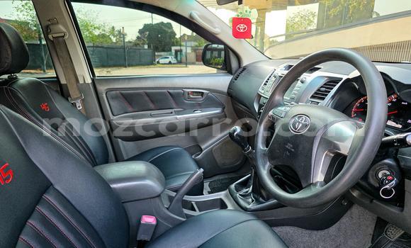 Comprar Usado Toyota Hilux Branco Carro em Maputo em Maputo Comprar Usado Toyota Hilux Branco Carro em Maputo em Maputo