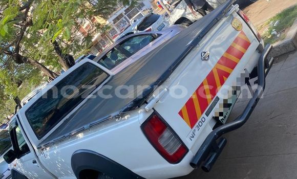 Comprar Usado Nissan Hardbody Branco Carro em Maputo em Maputo Comprar Usado Nissan Hardbody Branco Carro em Maputo em Maputo