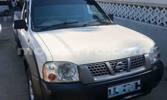 Comprar Usado Nissan Hardbody Branco Carro em Maputo em Maputo Comprar Usado Nissan Hardbody Branco Carro em Maputo em Maputo