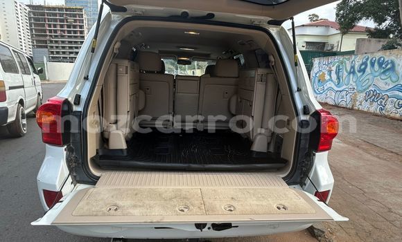 Buy New Toyota Land Cruiser White Car in Maputo in Maputo Buy New Toyota Land Cruiser White Car in Maputo in Maputo