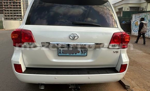 Buy New Toyota Land Cruiser White Car in Maputo in Maputo Buy New Toyota Land Cruiser White Car in Maputo in Maputo