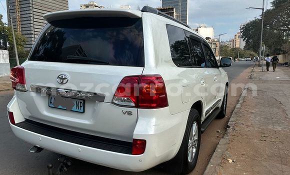 Buy New Toyota Land Cruiser White Car in Maputo in Maputo Buy New Toyota Land Cruiser White Car in Maputo in Maputo