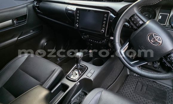 Nunua Ilio tumika Toyota Hilux Nyeupe Gari ndani ya Maputo nchini Maputo Nunua Ilio tumika Toyota Hilux Nyeupe Gari ndani ya Maputo nchini Maputo