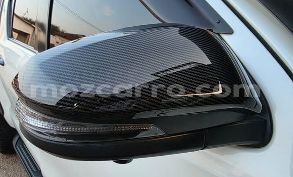 Nunua Ilio tumika Toyota Hilux Nyeupe Gari ndani ya Maputo nchini Maputo Nunua Ilio tumika Toyota Hilux Nyeupe Gari ndani ya Maputo nchini Maputo