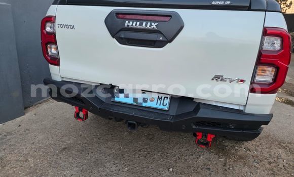 Nunua Ilio tumika Toyota Hilux Nyeupe Gari ndani ya Maputo nchini Maputo Nunua Ilio tumika Toyota Hilux Nyeupe Gari ndani ya Maputo nchini Maputo