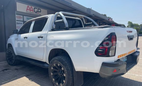 Tenga Tsaru Toyota Hilux Chena Mota in Maputo in Maputo Tenga Tsaru Toyota Hilux Chena Mota in Maputo in Maputo