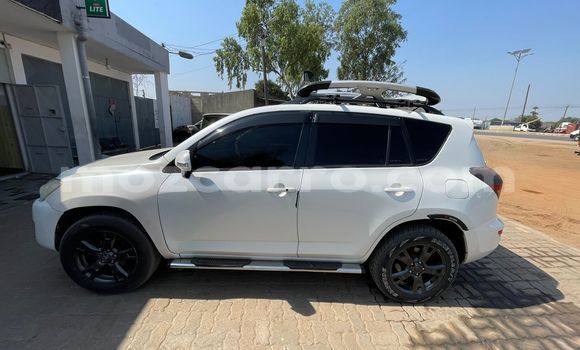 Comprar Usado Toyota RAV4 Branco Carro em Maputo em Maputo Comprar Usado Toyota RAV4 Branco Carro em Maputo em Maputo