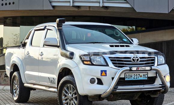 Comprar Novo Toyota Hilux Branco Carro em Maputo em Maputo