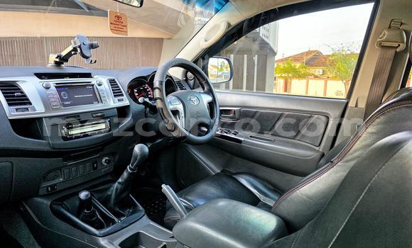 Nunua Mpya Toyota Hilux Nyeupe Gari ndani ya Maputo nchini Maputo Nunua Mpya Toyota Hilux Nyeupe Gari ndani ya Maputo nchini Maputo